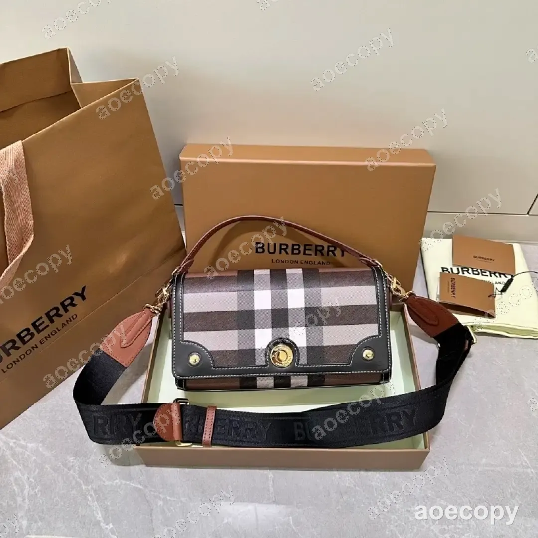 大人気★ バーバリー バッグ N級品 0032203F No.0405