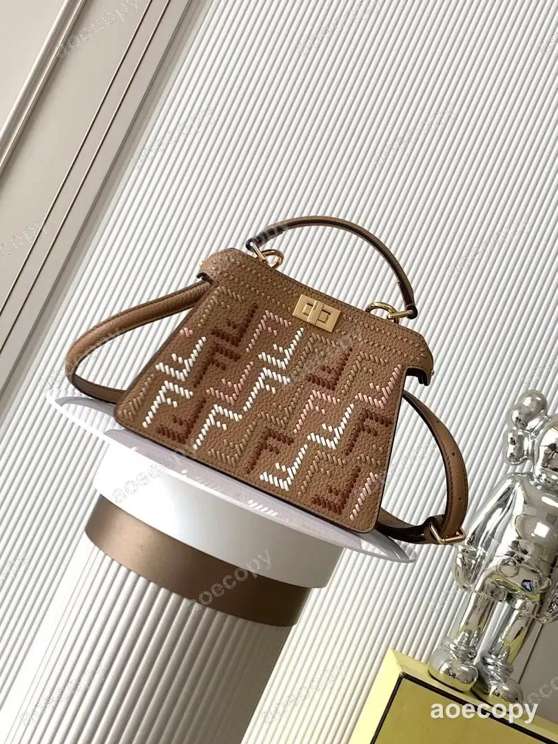 FENDI（フェンディ）バッグ コレクション