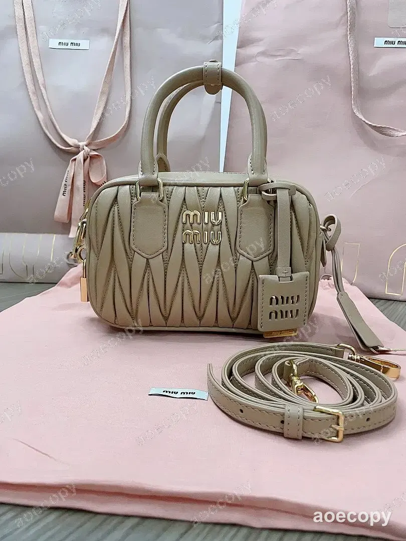 大人気★ ミュウミュウ バッグ N級品 No.0302